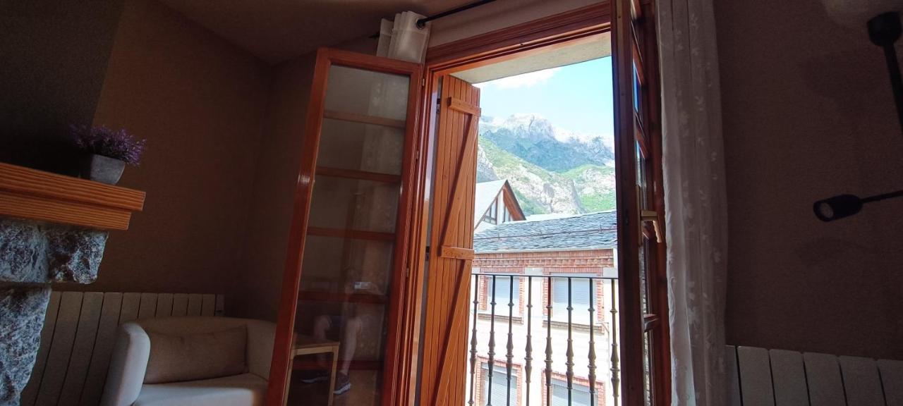 Apartamento El Refugio De Sara Benasque Exterior photo