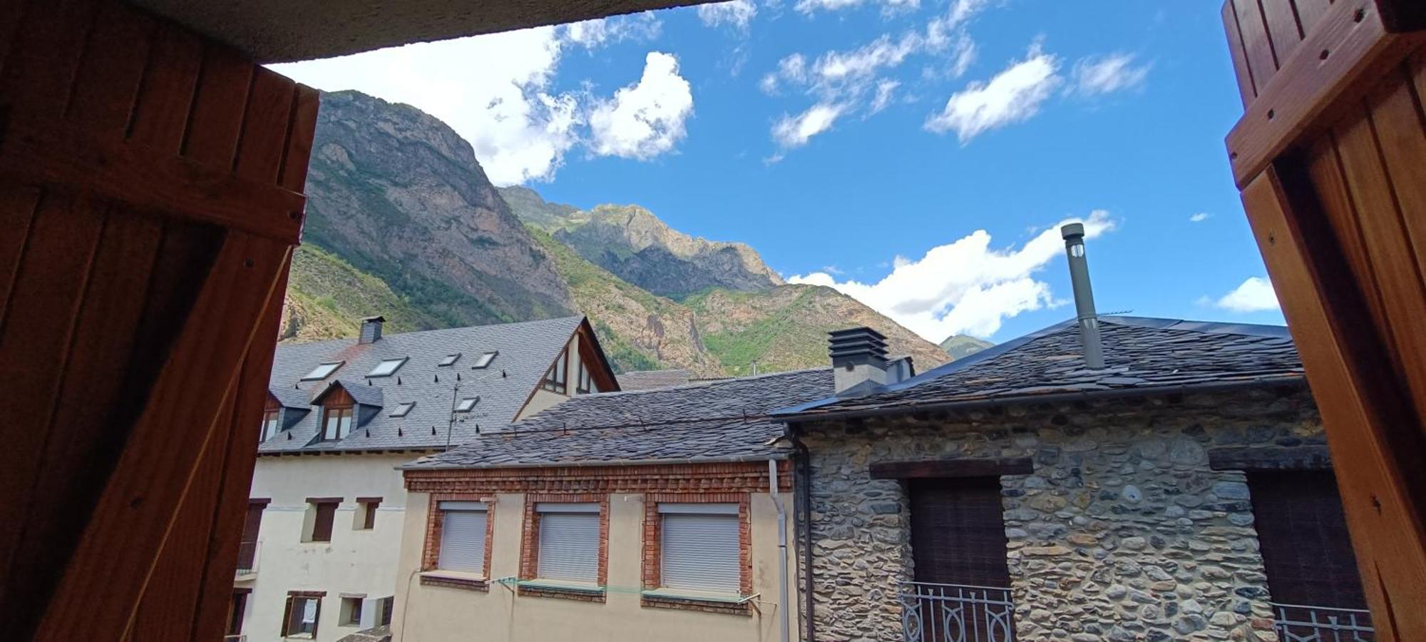 Apartamento El Refugio De Sara Benasque Exterior photo